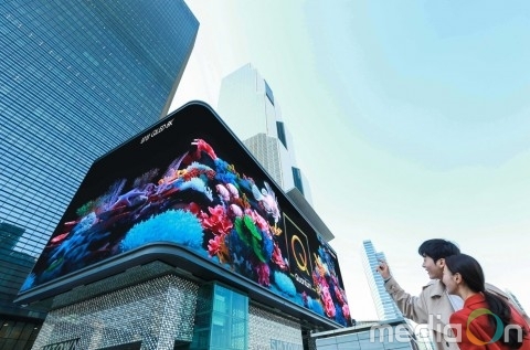 삼성전자, 2019년형 QLED 8K 출시 기념 독창적 디지털 사이니지 광고 선보여